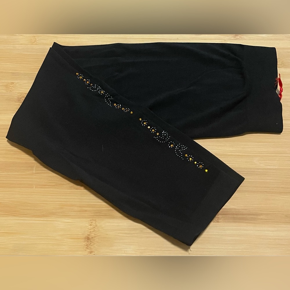 ZRUCCI  Stretchy and Soft Capri Leggings